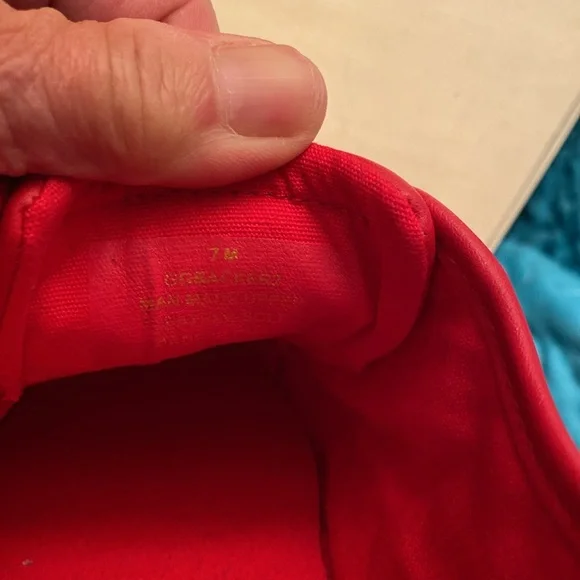 G by Guess red shoes - Picture 9 of 11